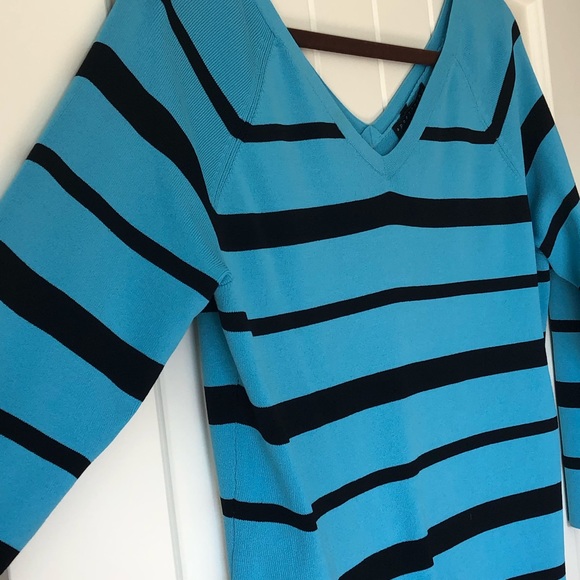 Apostrophe V Neck Black and Blue striped  Size XL. - Picture 3 of 8